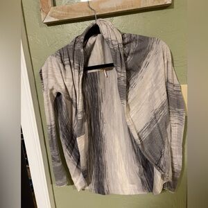 Long sleeve shrug top. Perfect for cooler days or post workout jacket